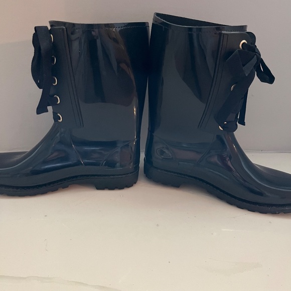 RED Valentino | Lace-Up Rain Boots in black - Picture 4 of 7